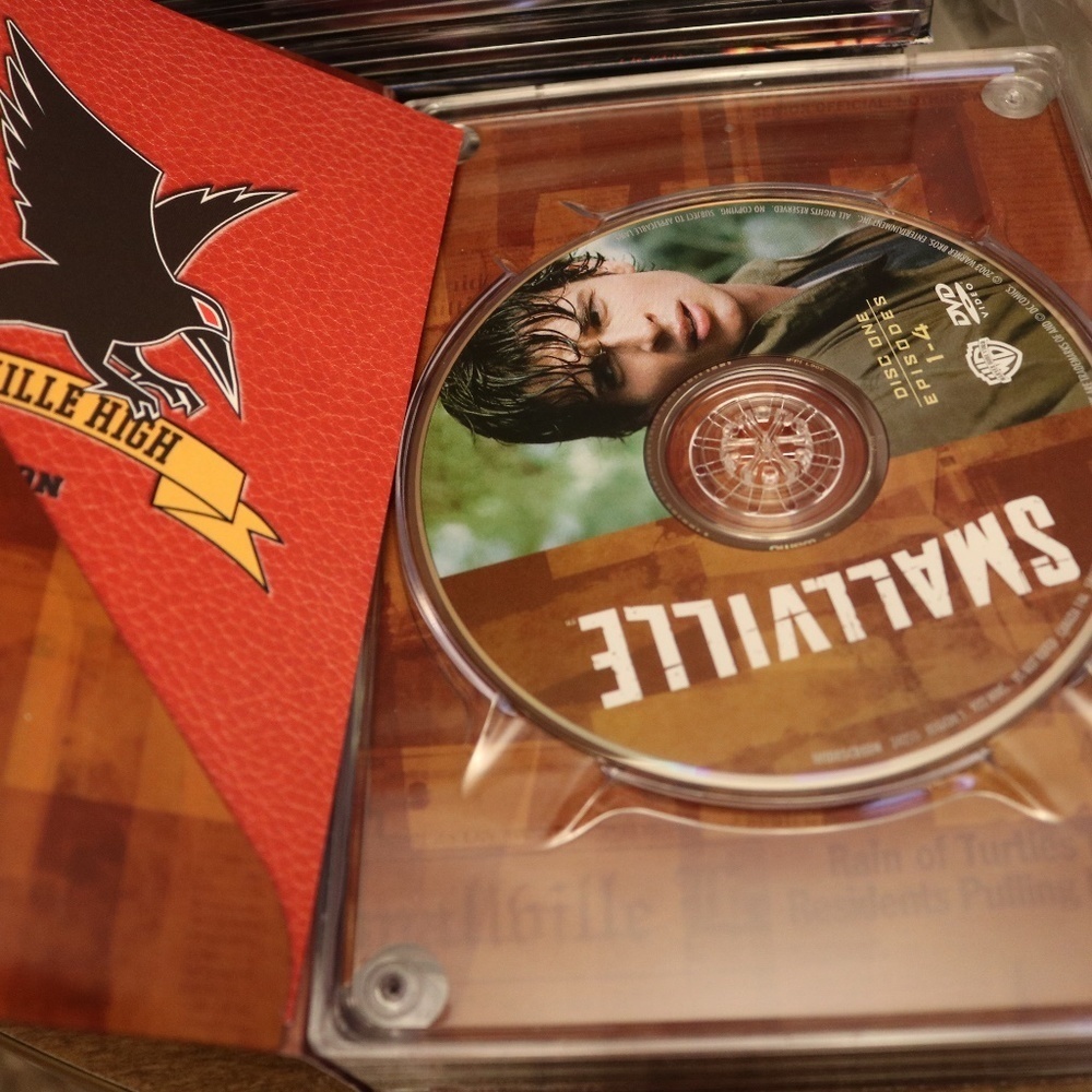 Smallville Set seasons 1-4 one owner adult handled - Picture 6 of 6